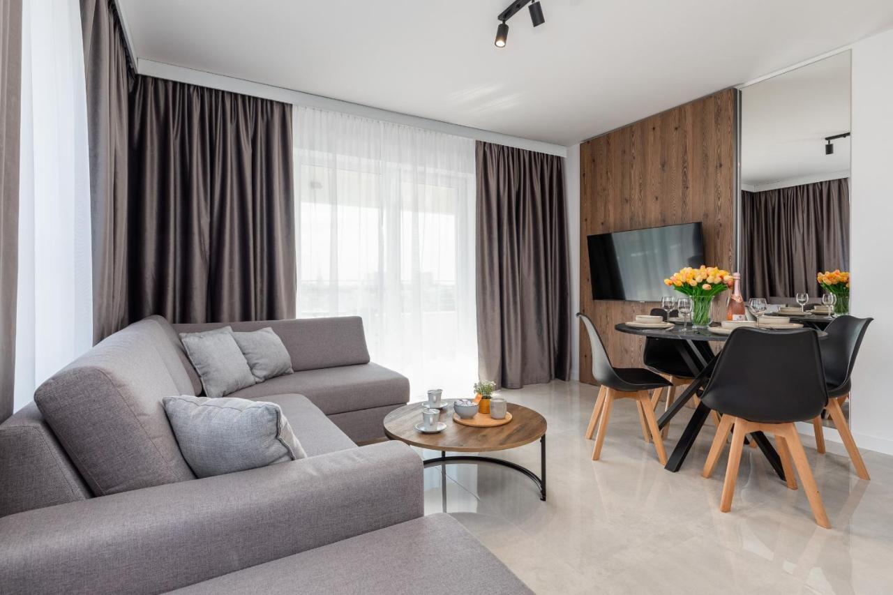 Sun Towers Lux Apartments By Renters Prestige シフィノウイシチェ エクステリア 写真